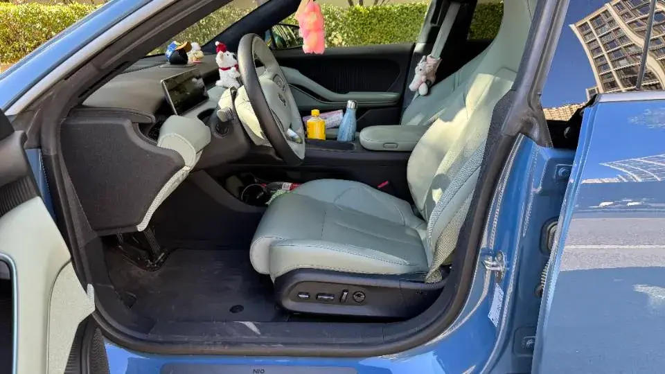 2022 NIO ET5 thumbnail 3