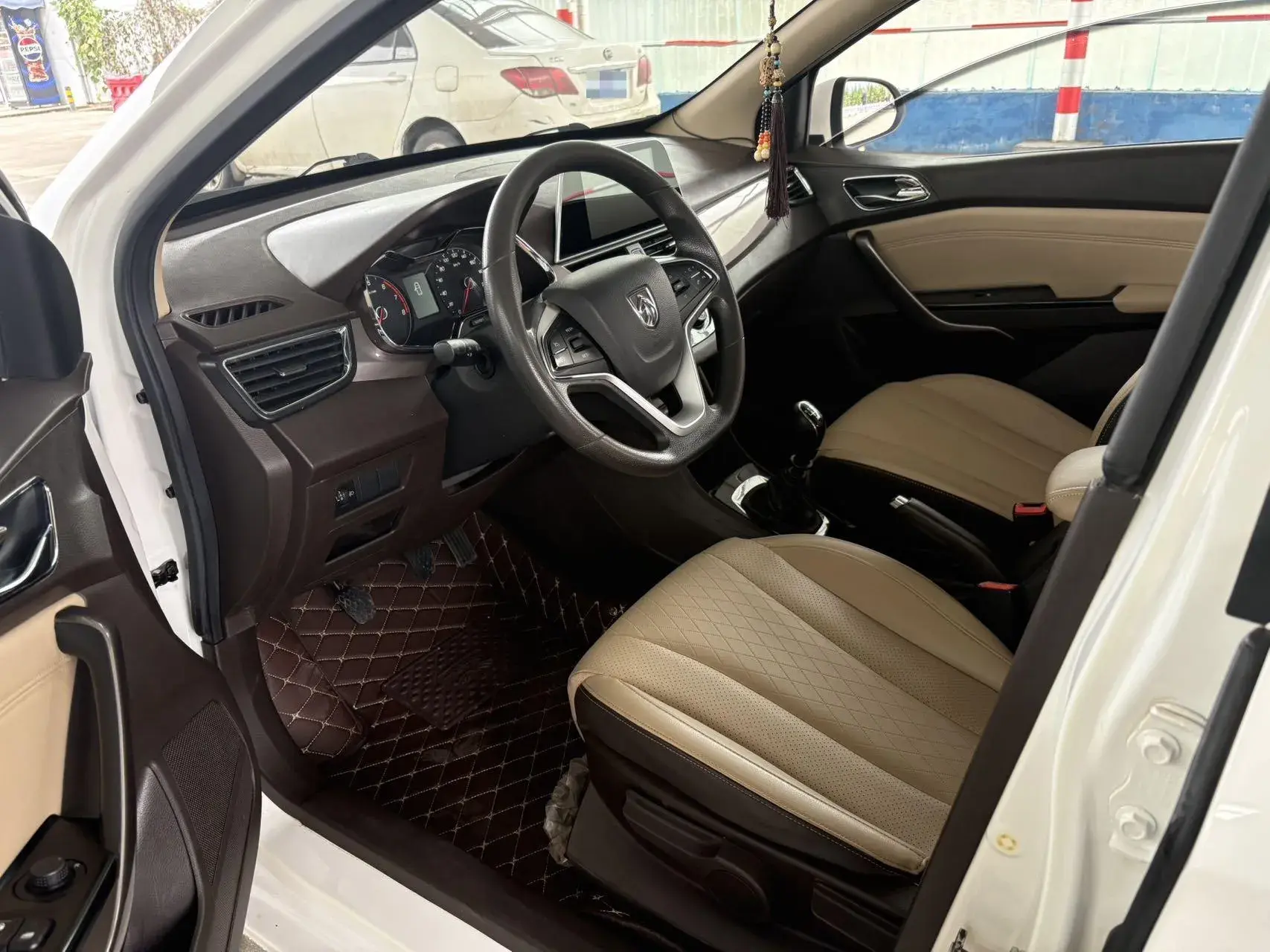 2017 BAOJUN 310 thumbnail 4