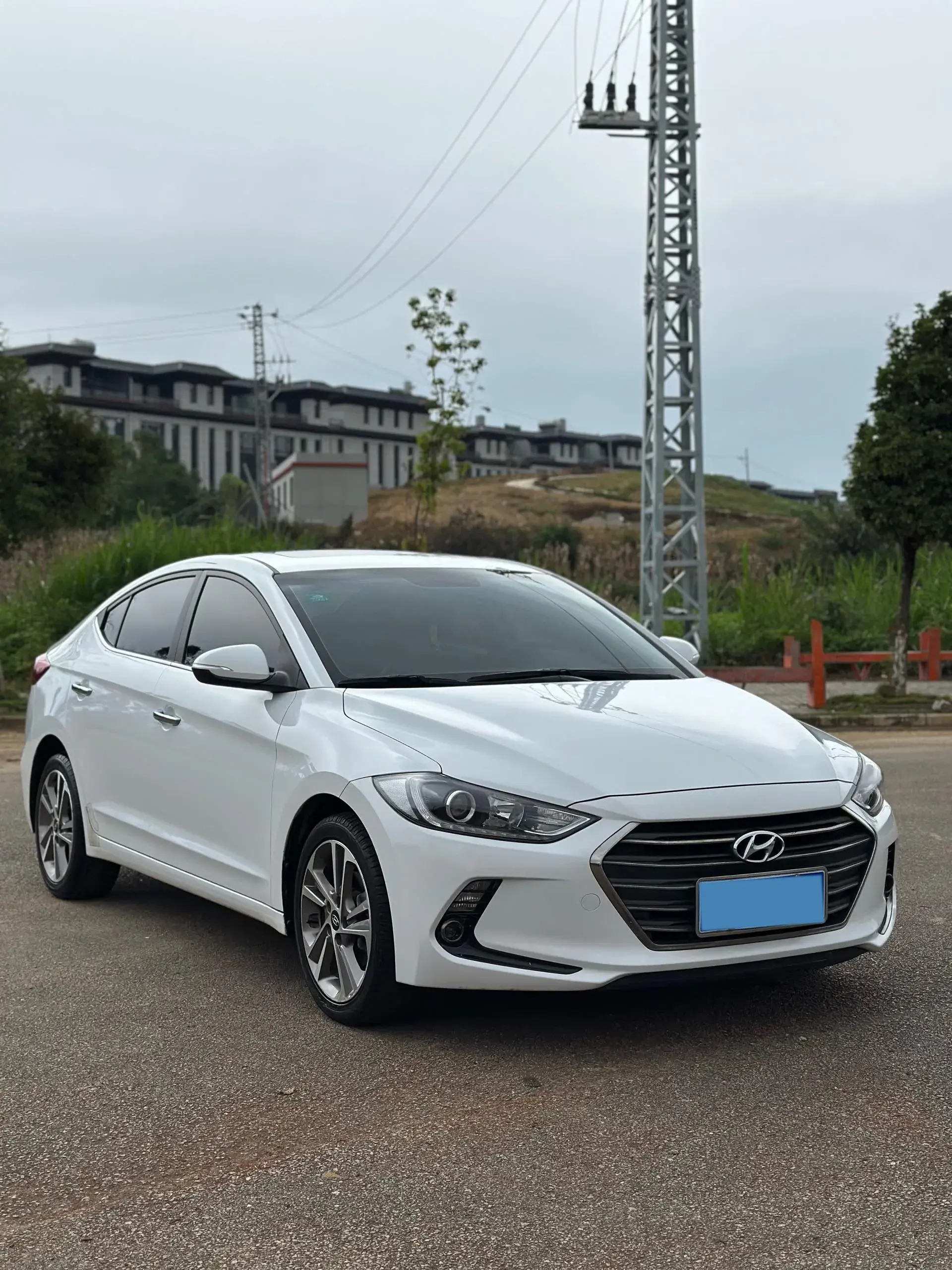 2016 HYUNDAI ELANTRA thumbnail 2