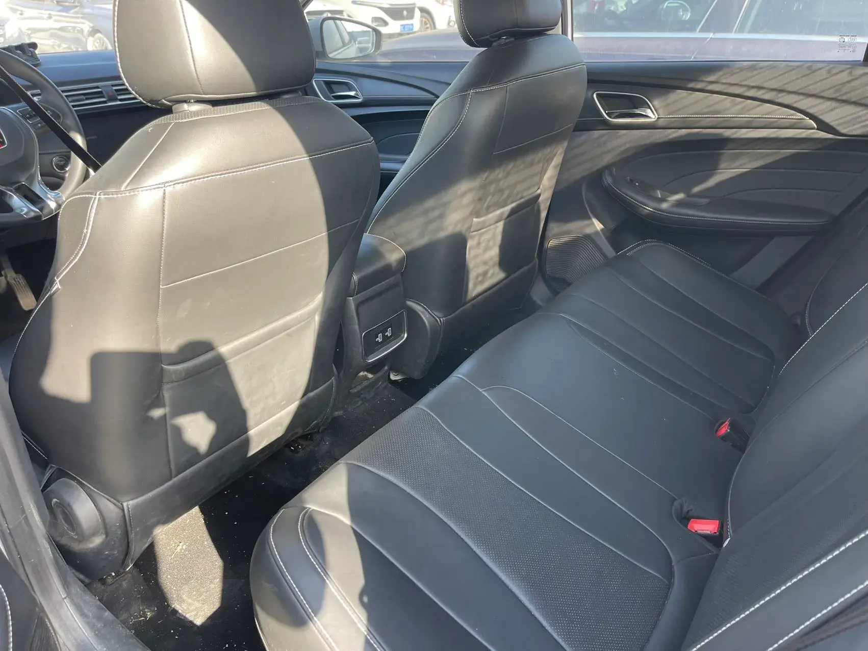 2020 ROEWE I5 thumbnail 4