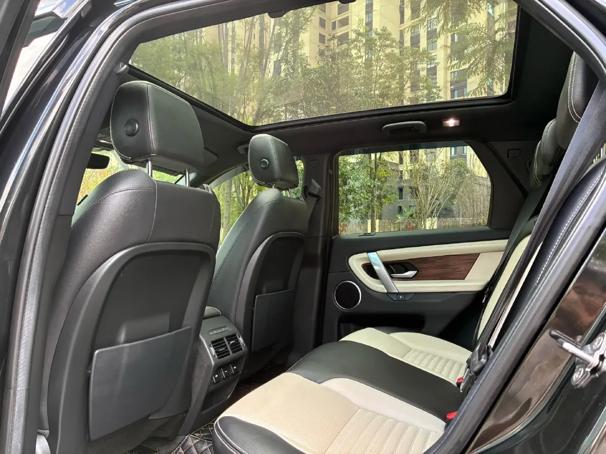 2020 Land Rover Discovery Sport 2.0T 249HP L4 9AT,autocango,china used car exporter,china ev exporter,chinese used car exporter,chinese used ev exporter