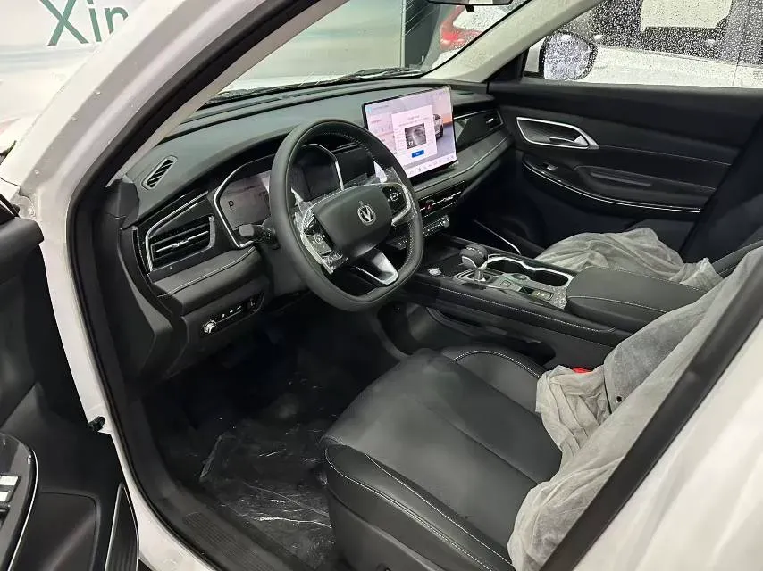 2025 ChangAn CS75 1.5T 188HP L4 7DCT,autocango,china used car exporter,china ev exporter,chinese used car exporter,chinese used ev exporter