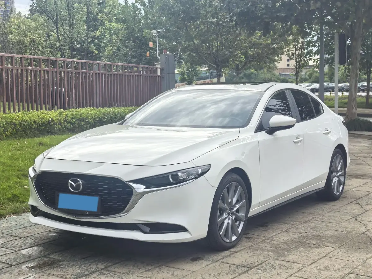 2021 Mazda 3 Axela 2.0L 158HP L4 6AT