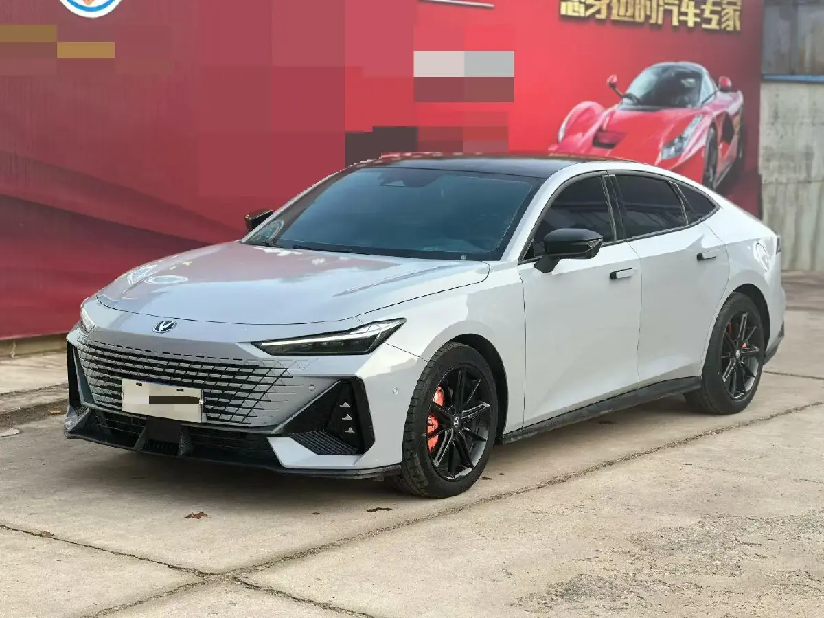 2022 ChangAn UNI-V 1.5T 188HP L4 7DCT