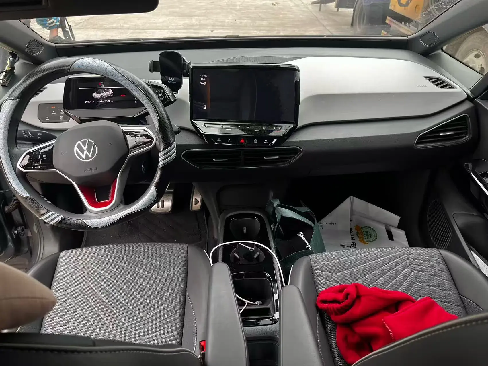 2023 VOLKSWAGEN ID.3 thumbnail 4