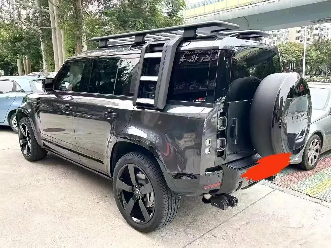 2023 LAND ROVER thumbnail 4