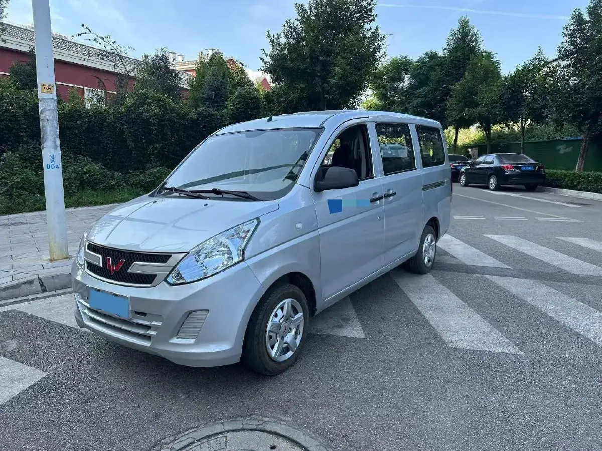2019 WuLing HongGuang Plus 1.5T 147HP L4 6MT