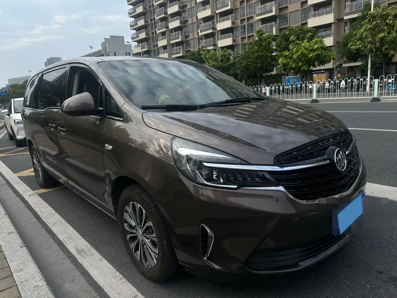 2022 BUICK GL8 thumbnail 3