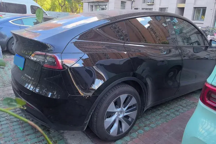 2022 TESLA MODEL thumbnail 3