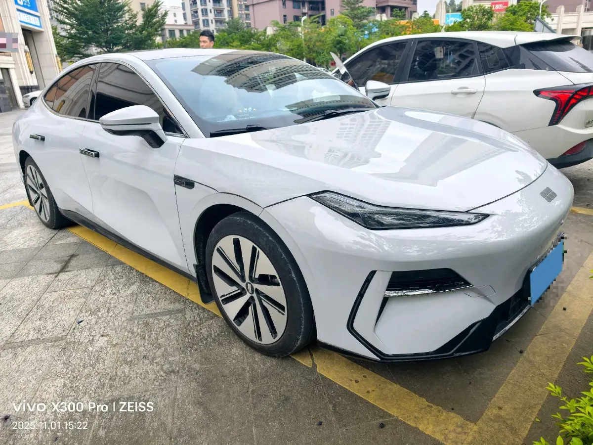 2024 Geely Galaxy E8 BEV 76KWH,autocango,china used car exporter,china ev exporter,chinese used car exporter,chinese used ev exporter