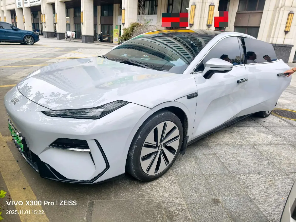 2024 Geely Galaxy E8 BEV 76KWH,autocango,china used car exporter,china ev exporter,chinese used car exporter,chinese used ev exporter