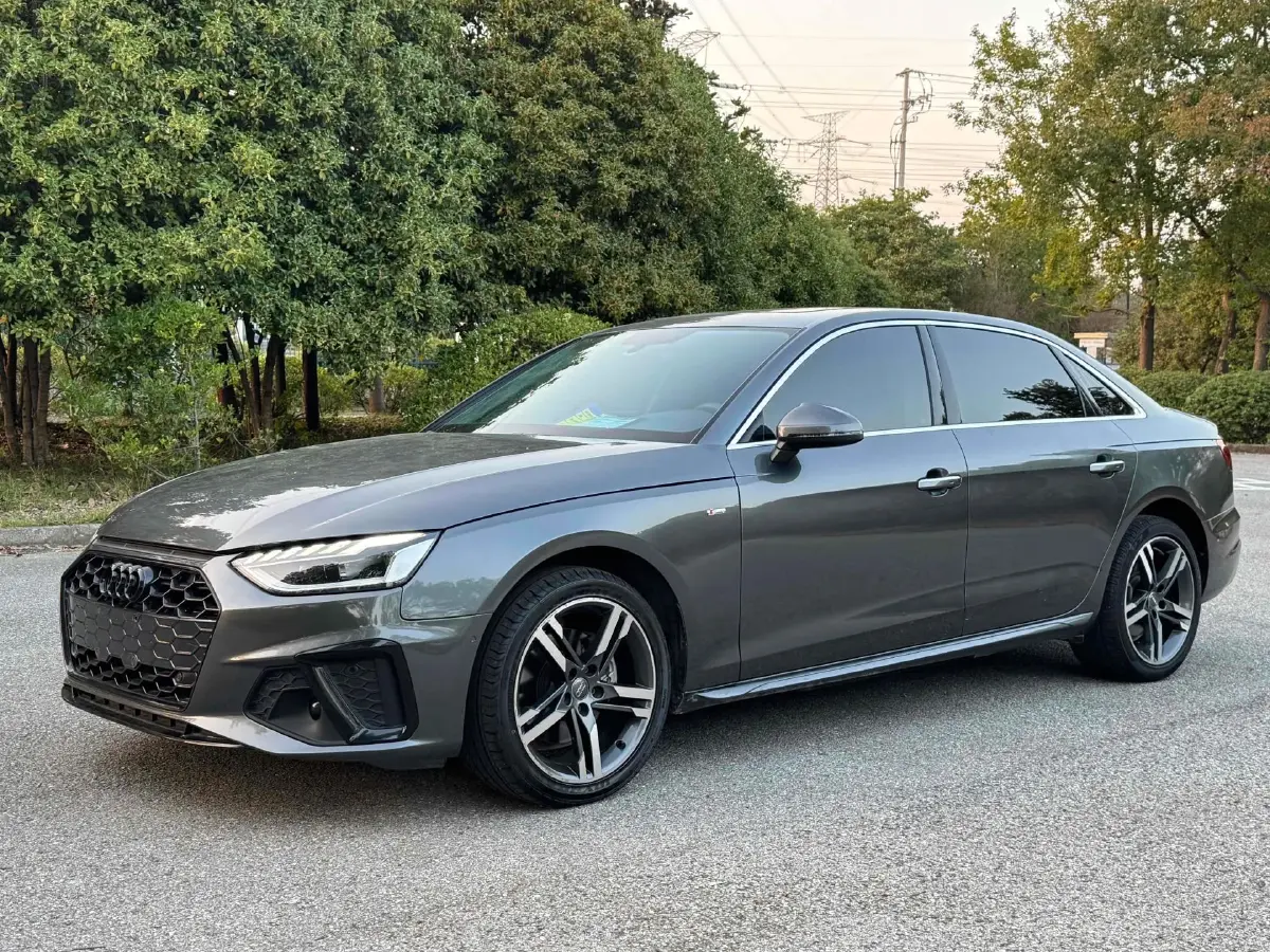 2020 Audi A4L 2.0T 190HP L4 7DCT