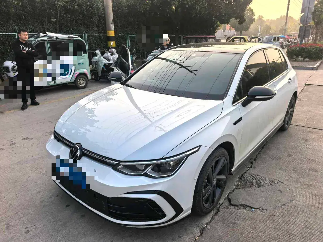 2021 VOLKSWAGEN GOLF view 1