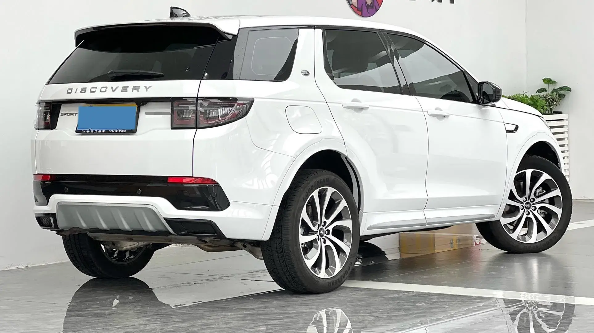 2024 LAND ROVER thumbnail 3