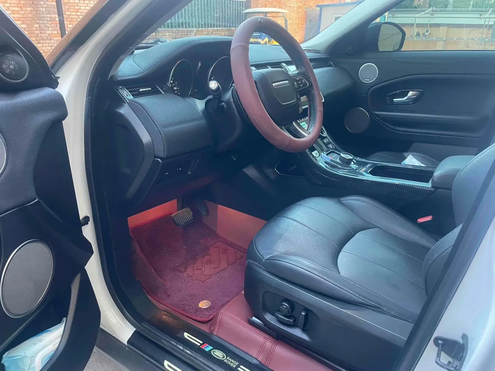 2018 LAND ROVER thumbnail 4