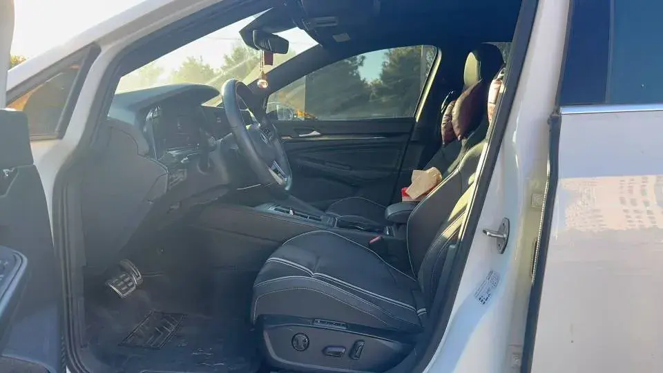 2021 VOLKSWAGEN GOLF thumbnail 3