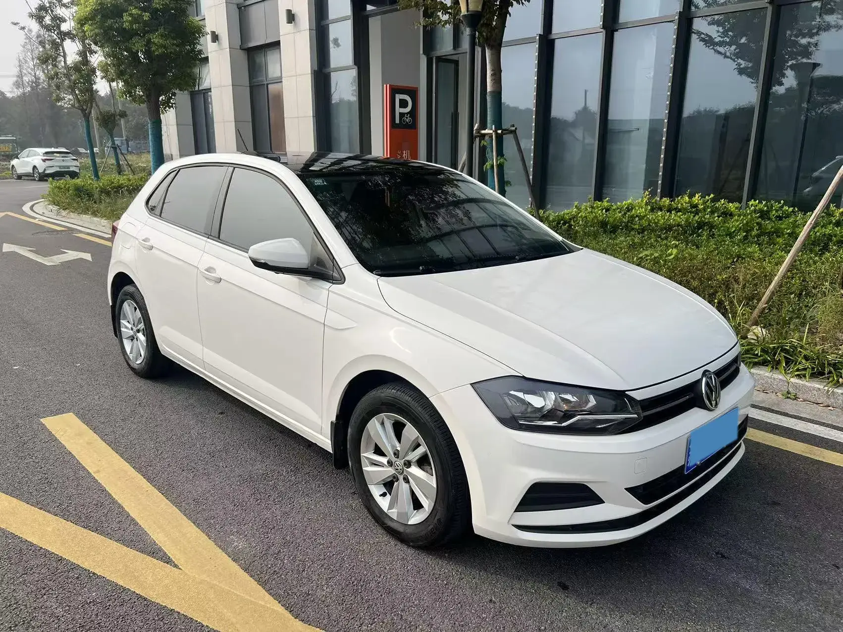 2019 VOLKSWAGEN POLO thumbnail 3