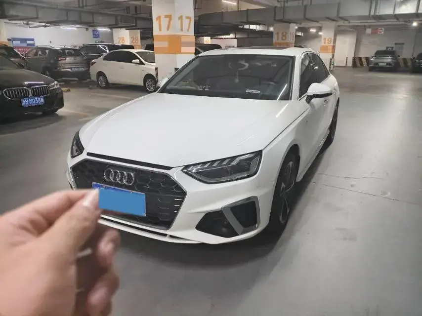 2023 Audi A4L 2.0T 190HP L4 7DCT