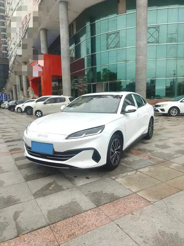 2024 BYD SEAL view 1