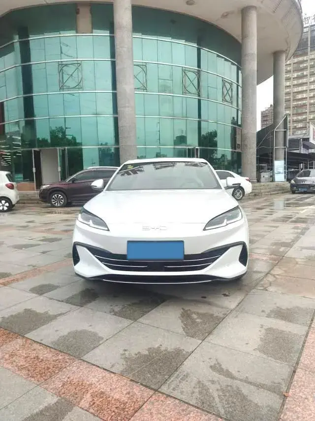 2024 BYD SEAL thumbnail 2