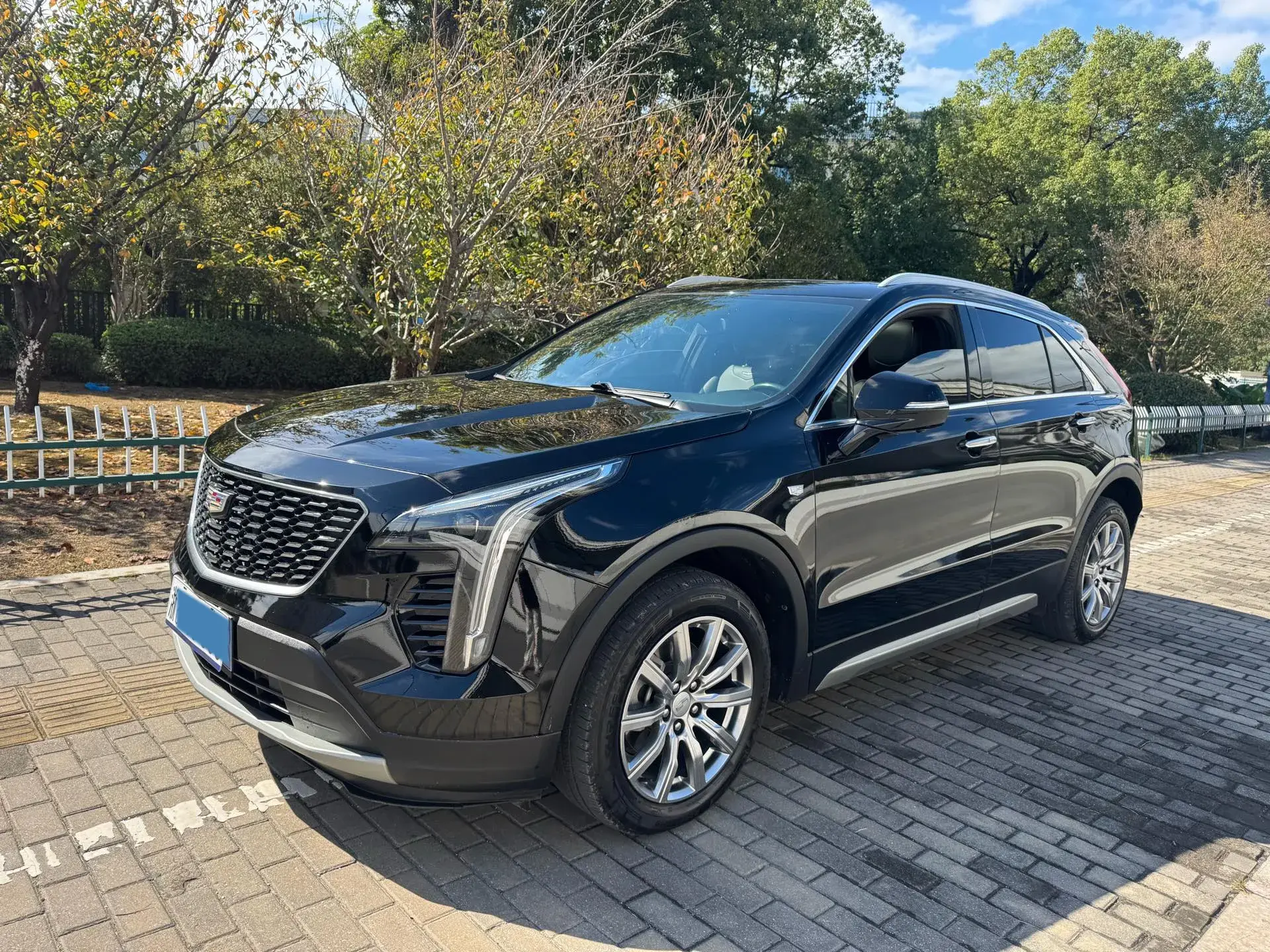 2021 CADILLAC XT4 view 1