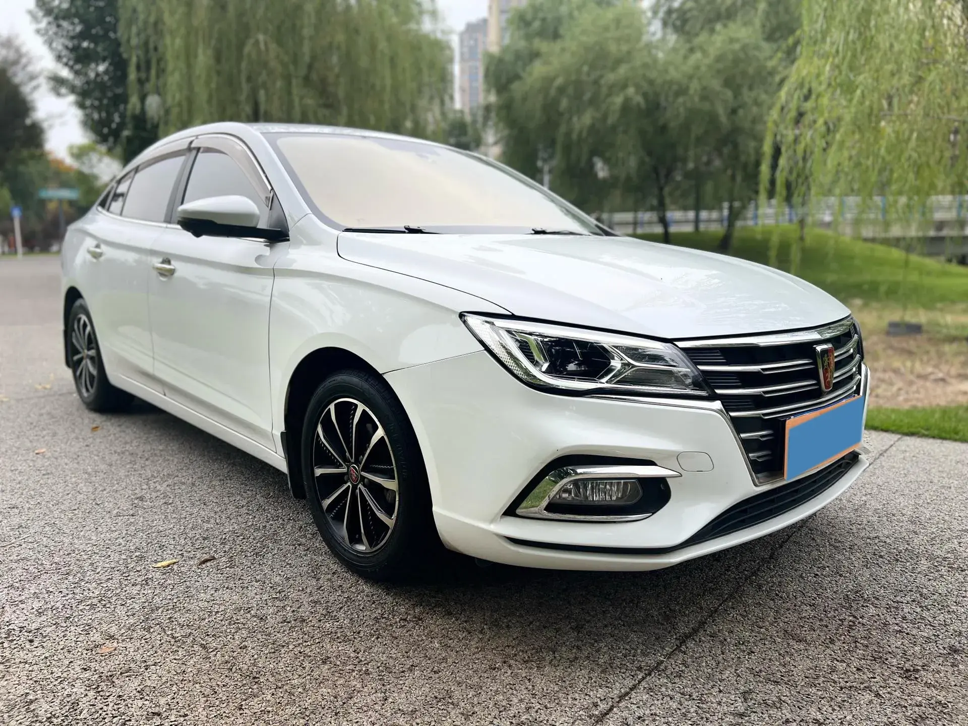 2020 ROEWE I5 thumbnail 2