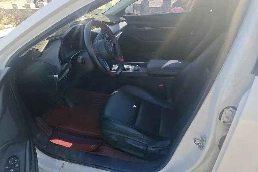 2020 MAZDA 3 thumbnail 4