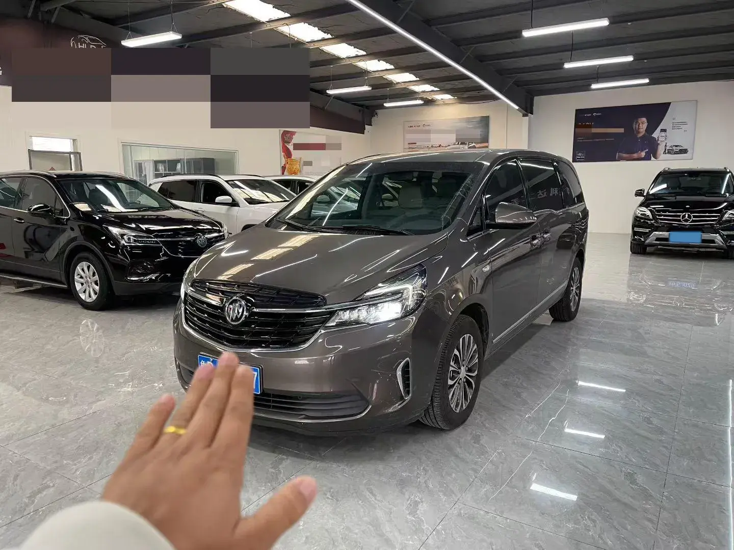 2022 BUICK GL8 view 1