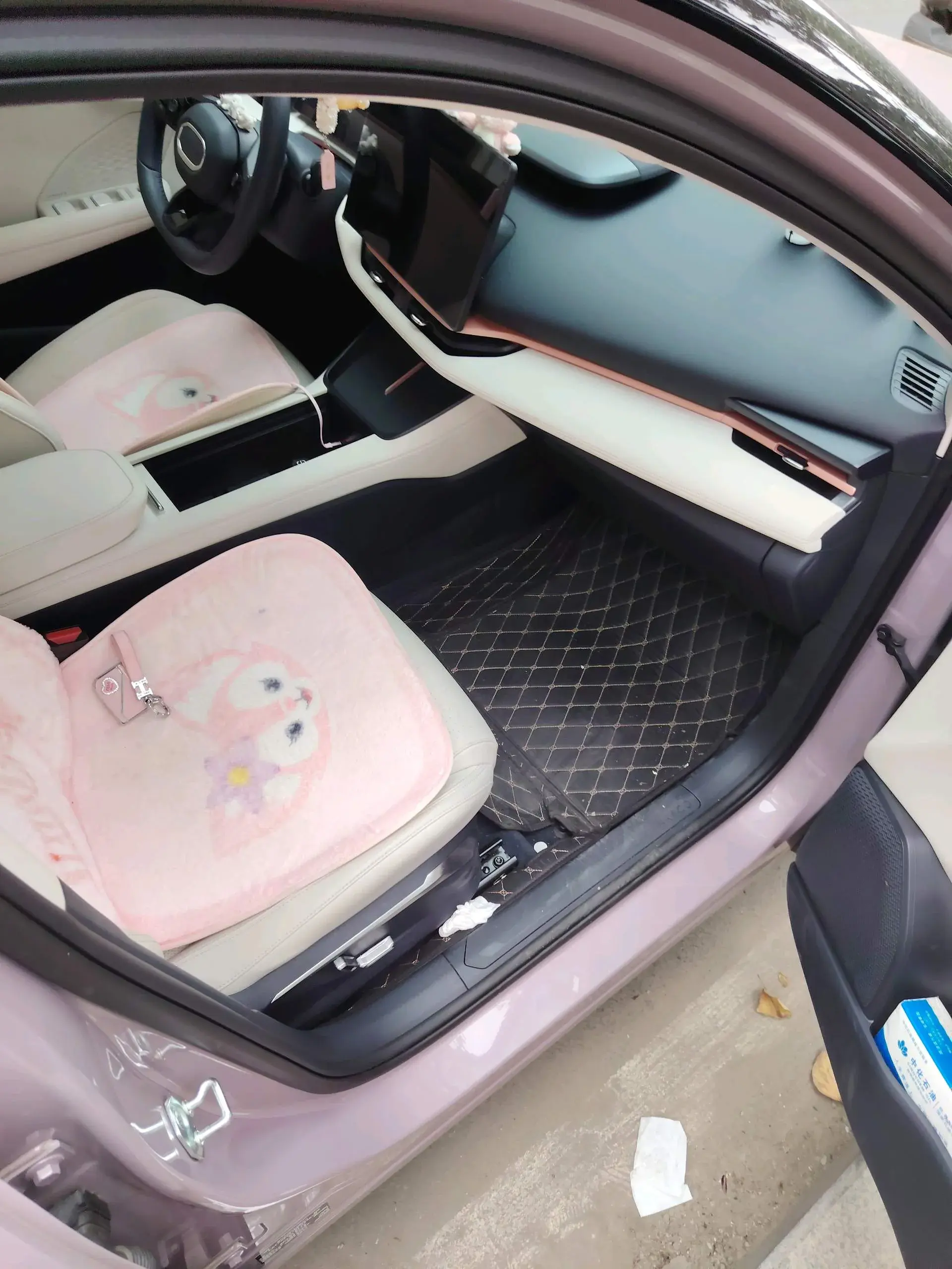 2025 LYNK&CO 06 thumbnail 4