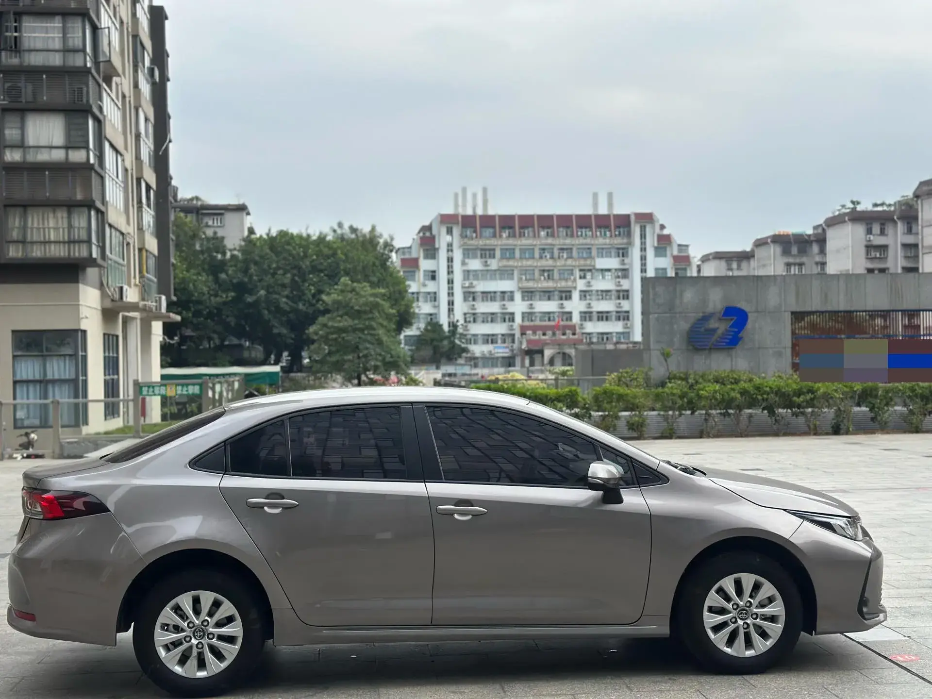 2019 TOYOTA COROLLA thumbnail 4