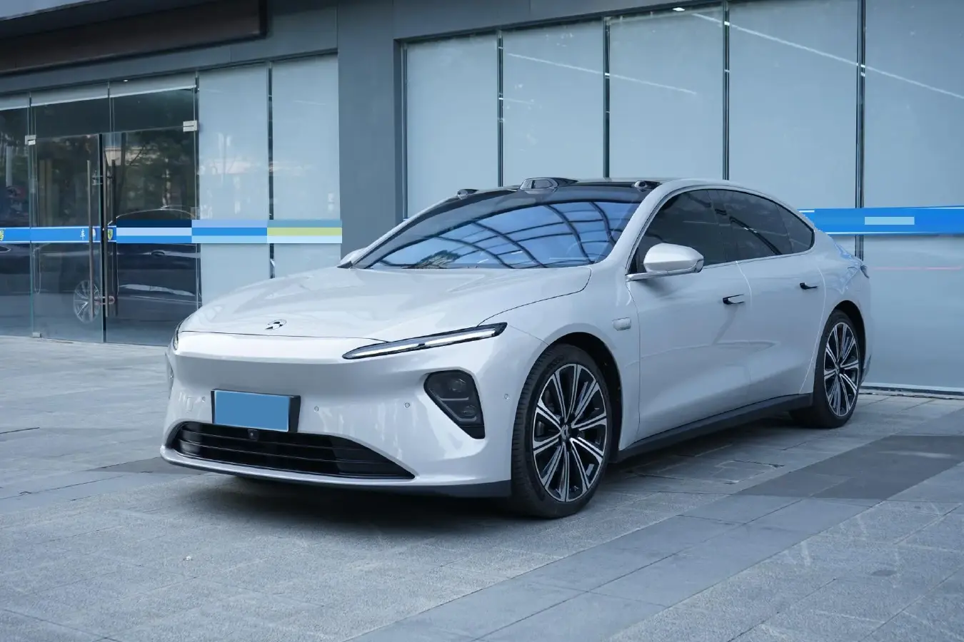 2024 NIO ET7 BEV 75KWH