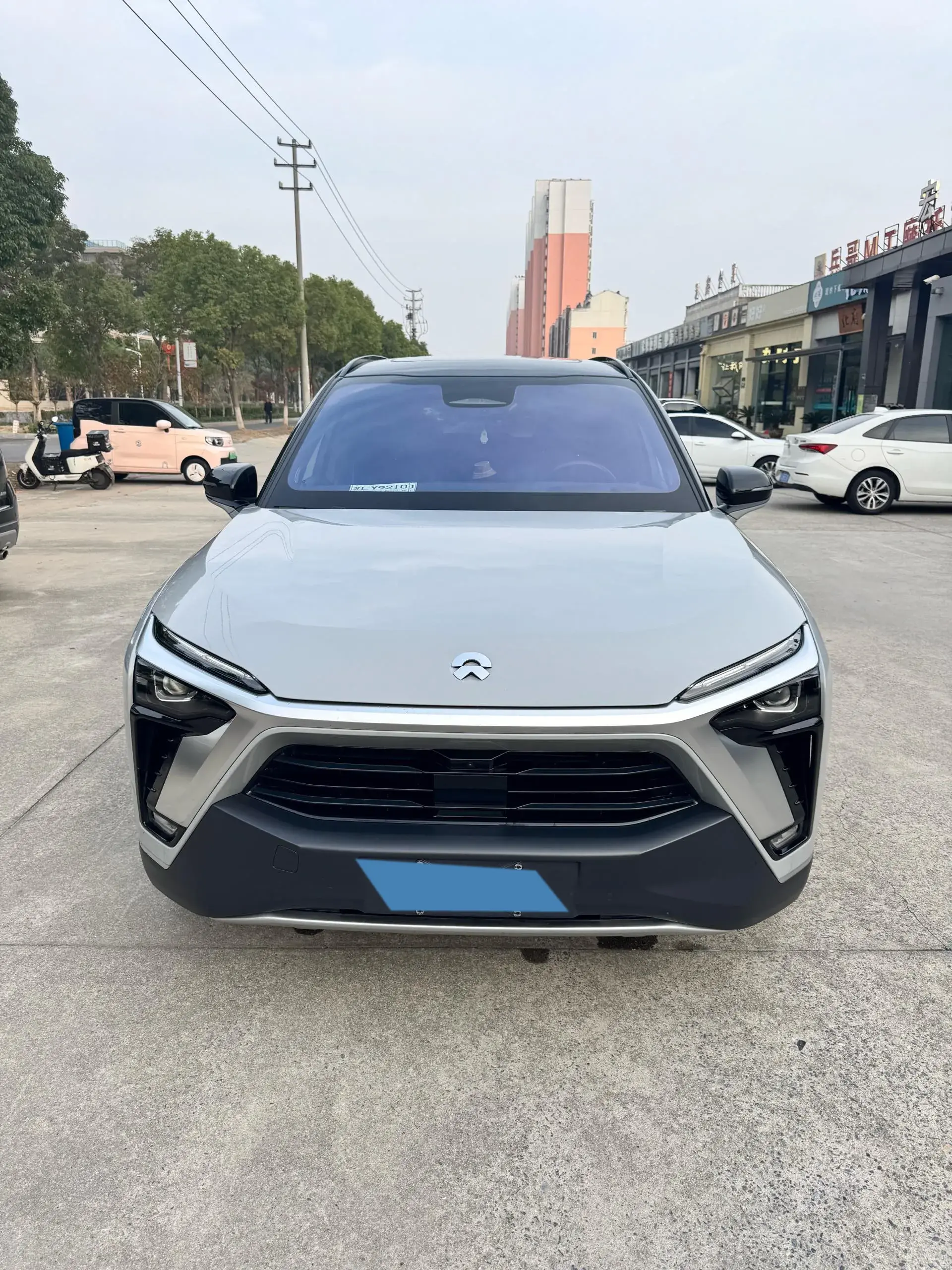 2020 NIO ES8 thumbnail 2