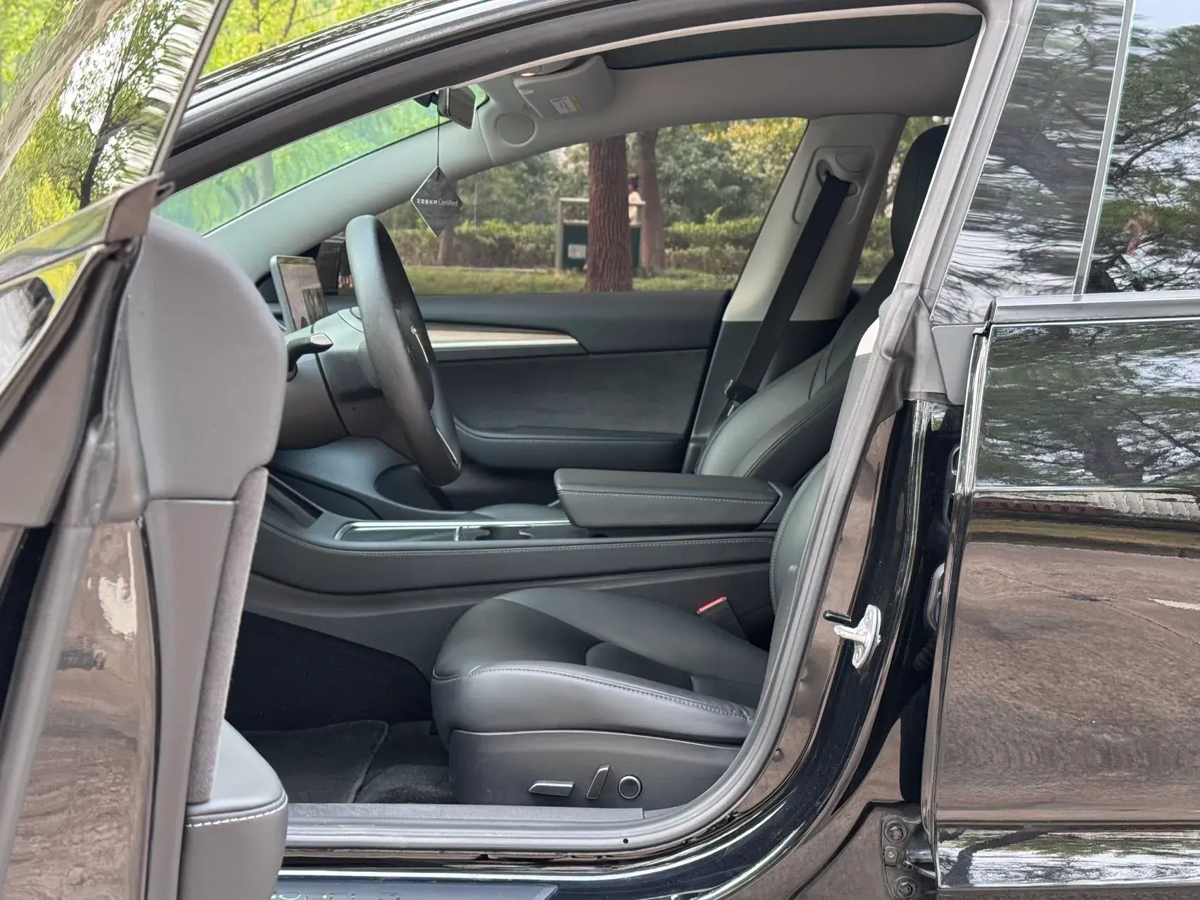 2021 TESLA MODEL thumbnail 4