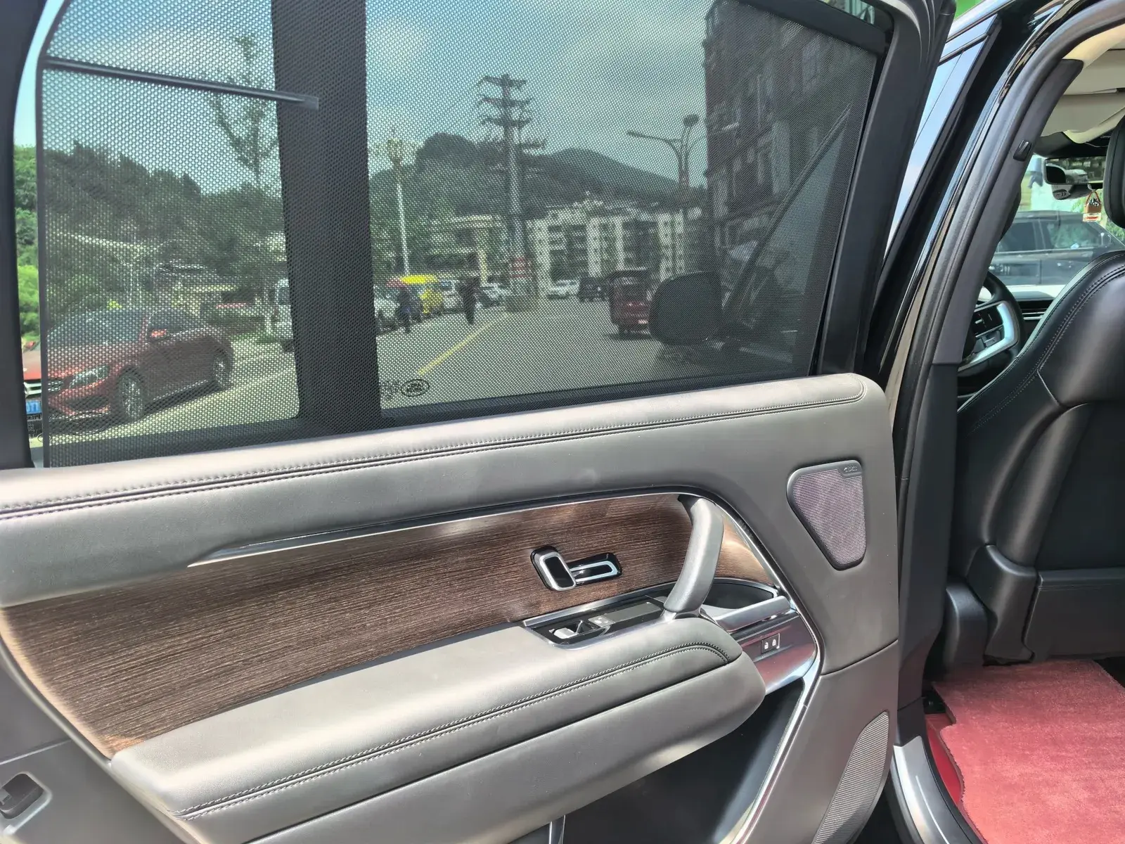 2023 LAND ROVER thumbnail 2