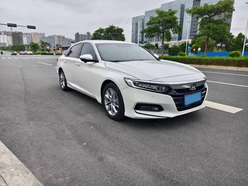 2018 HONDA ACCORD thumbnail 3