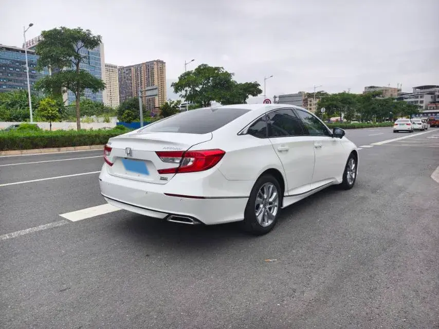 2018 HONDA ACCORD thumbnail 4