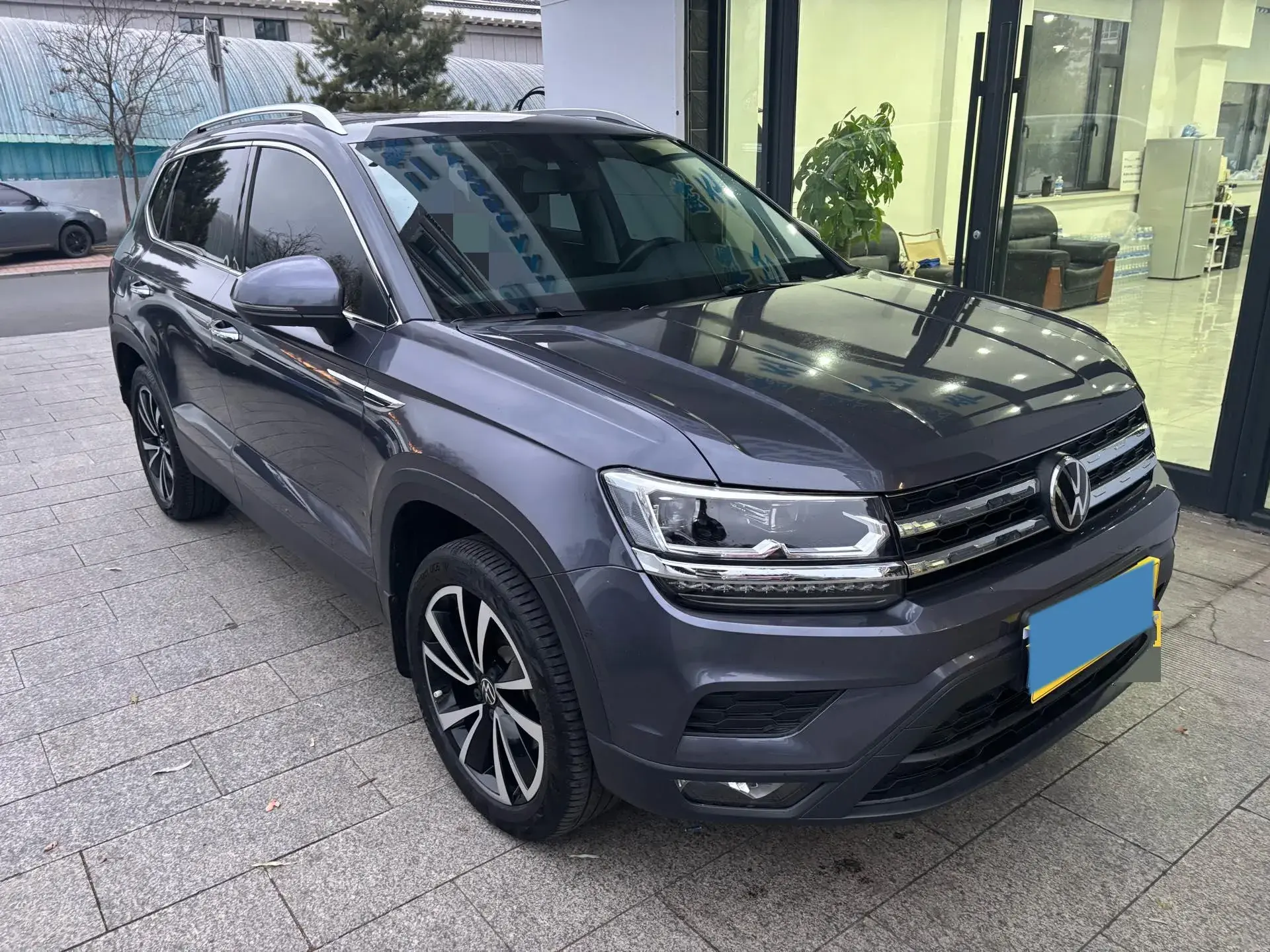 2021 VOLKSWAGEN THARU thumbnail 2