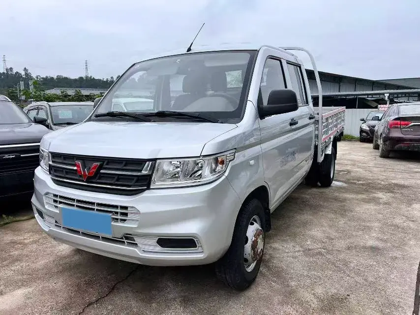 2021 WuLing RongGuang New Truck 1.5L 99HP L4 5MT