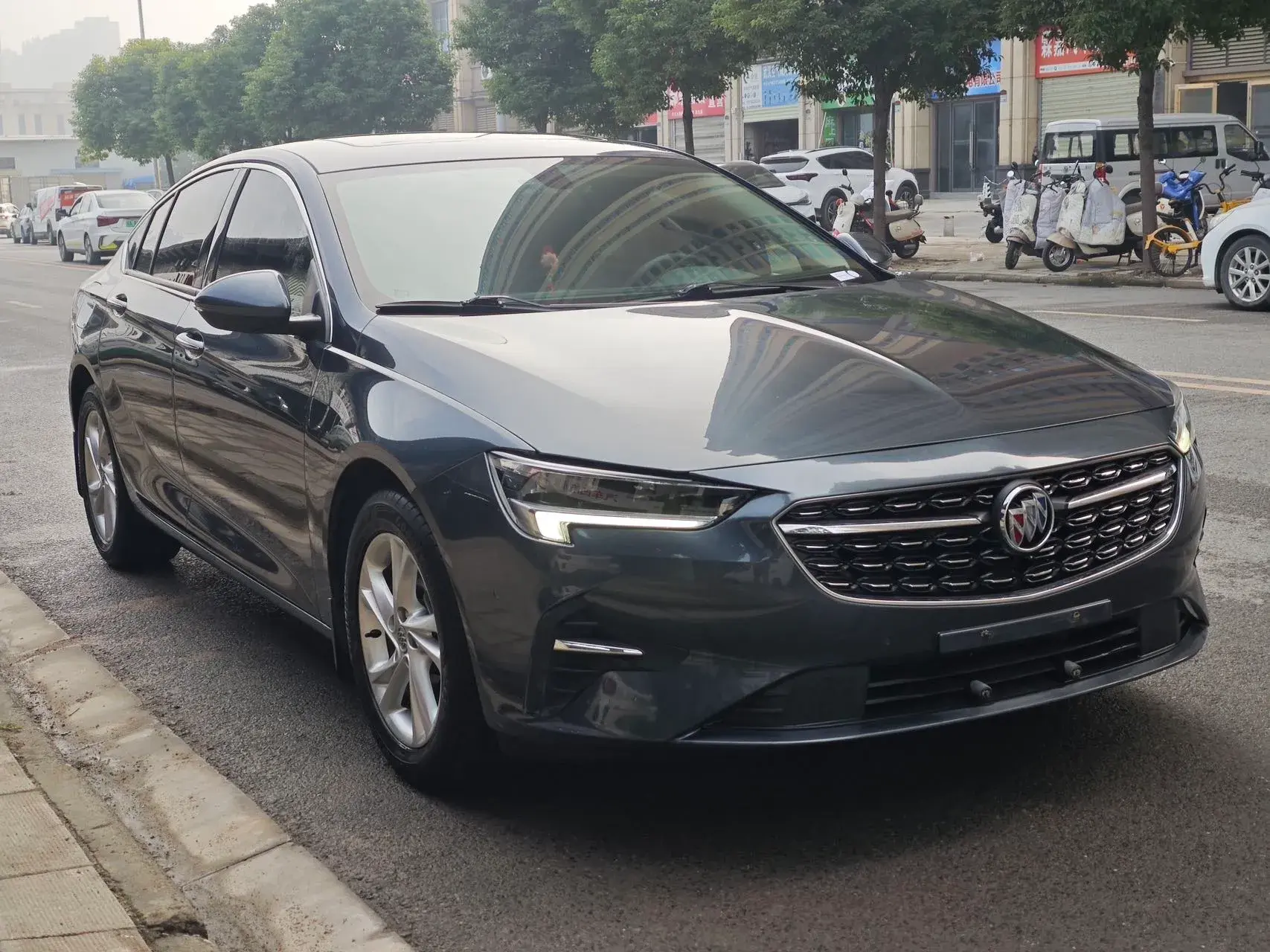 2020 BUICK REGAL thumbnail 3