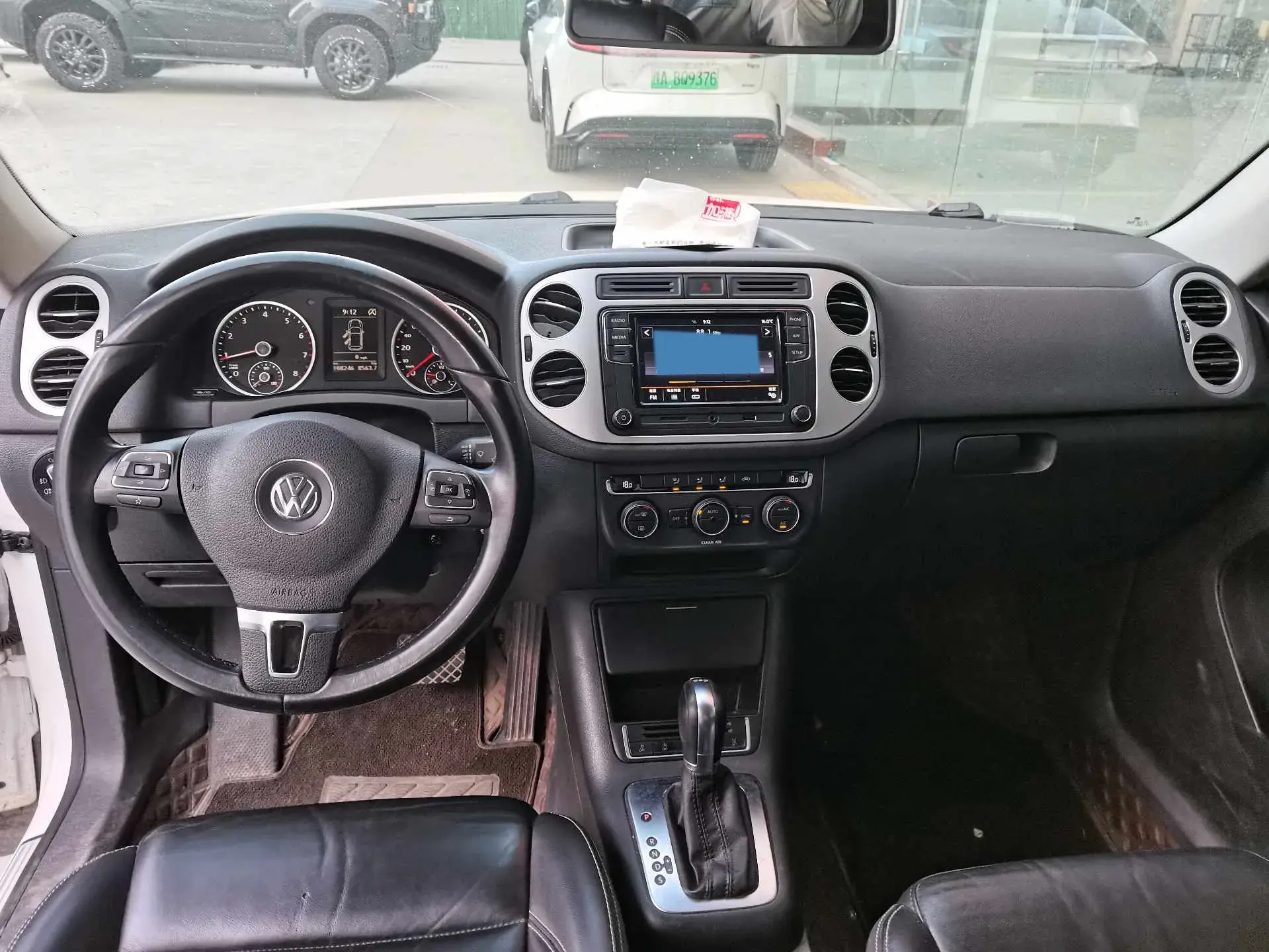 2016 VOLKSWAGEN TIGUAN thumbnail 4