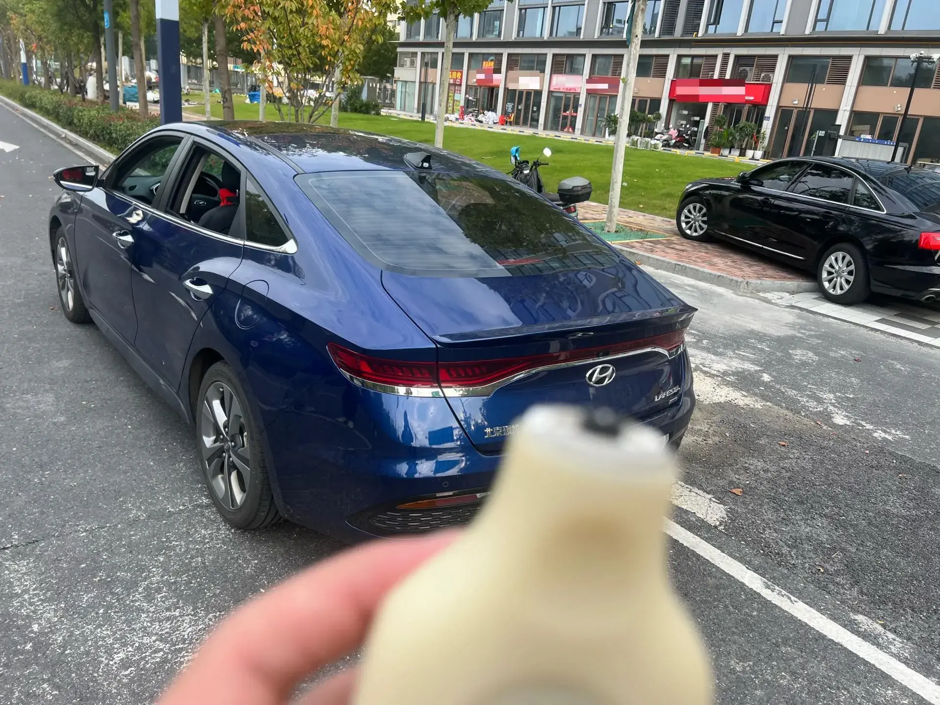 2019 HYUNDAI LA thumbnail 3