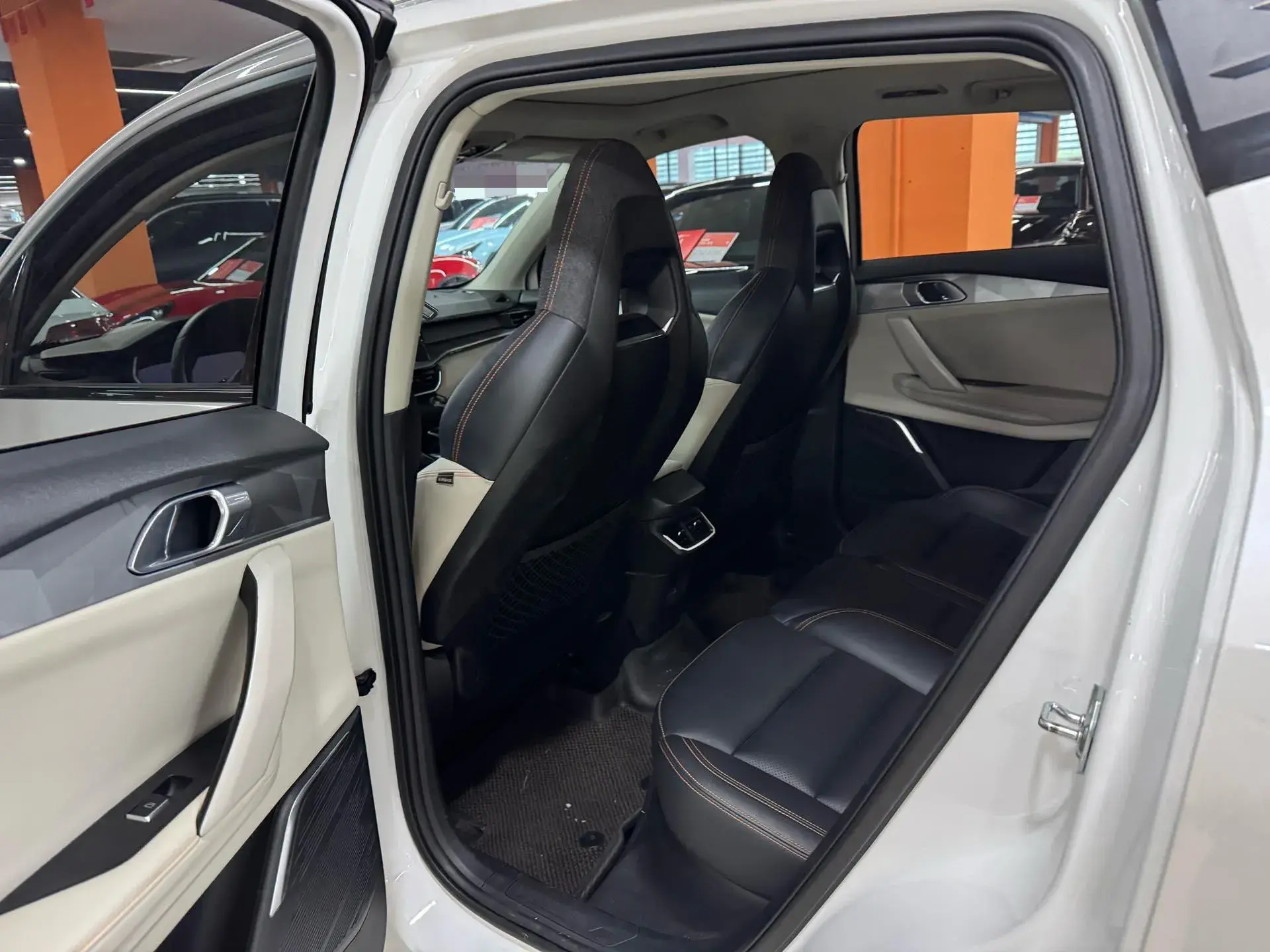 2022 LYNK&CO 06 thumbnail 3