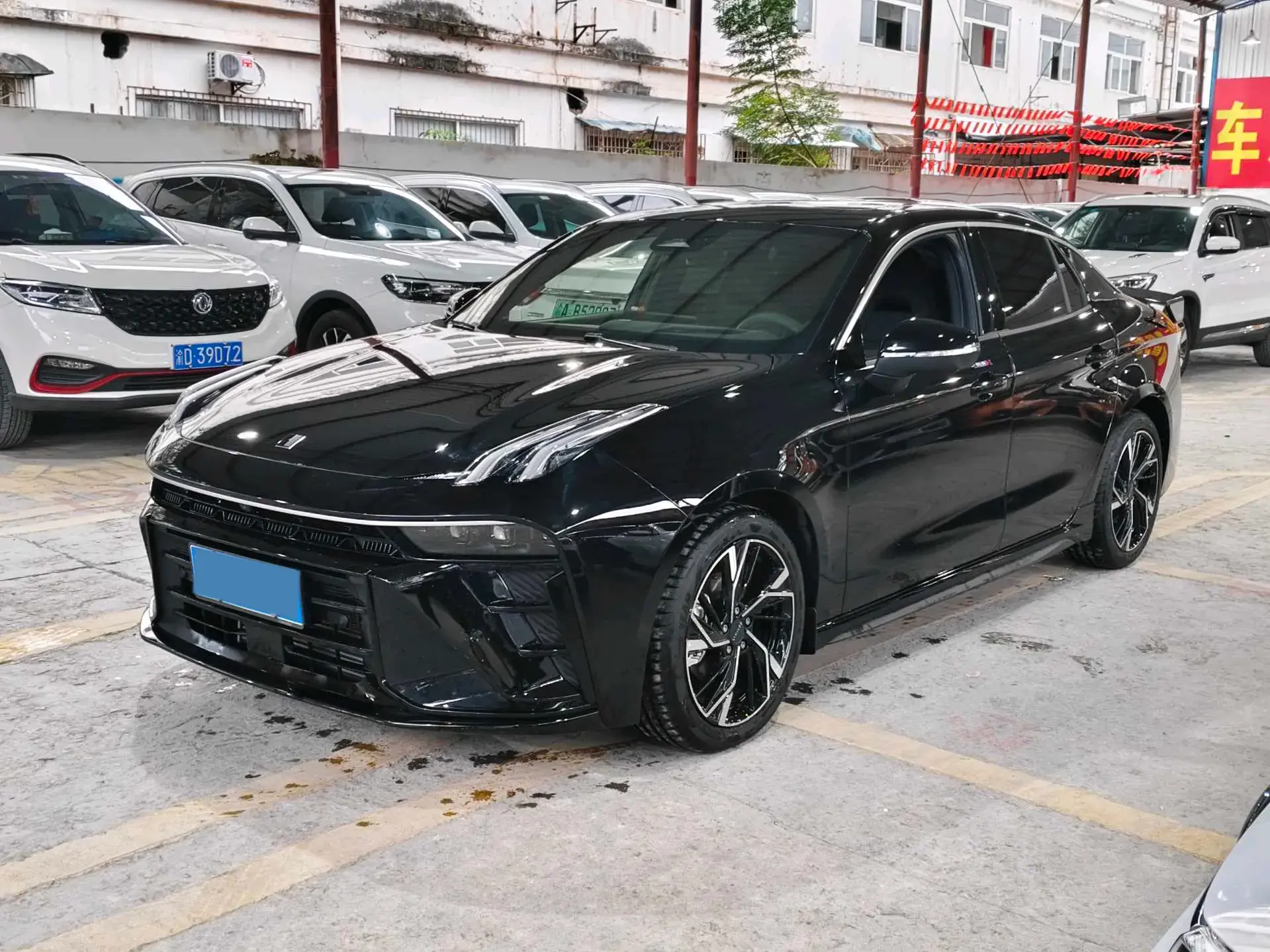 2025 LYNK&CO 03 view 1