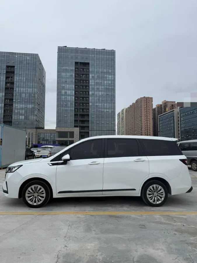 2022 WuLing JiaChen 1.5L 99HP L4 6MT,autocango,china used car exporter,china ev exporter,chinese used car exporter,chinese used ev exporter
