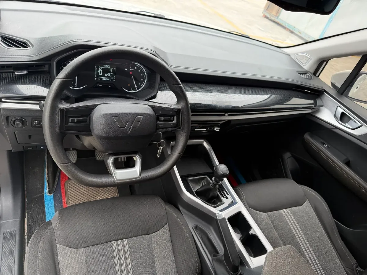 2022 WuLing JiaChen 1.5L 99HP L4 6MT,autocango,china used car exporter,china ev exporter,chinese used car exporter,chinese used ev exporter