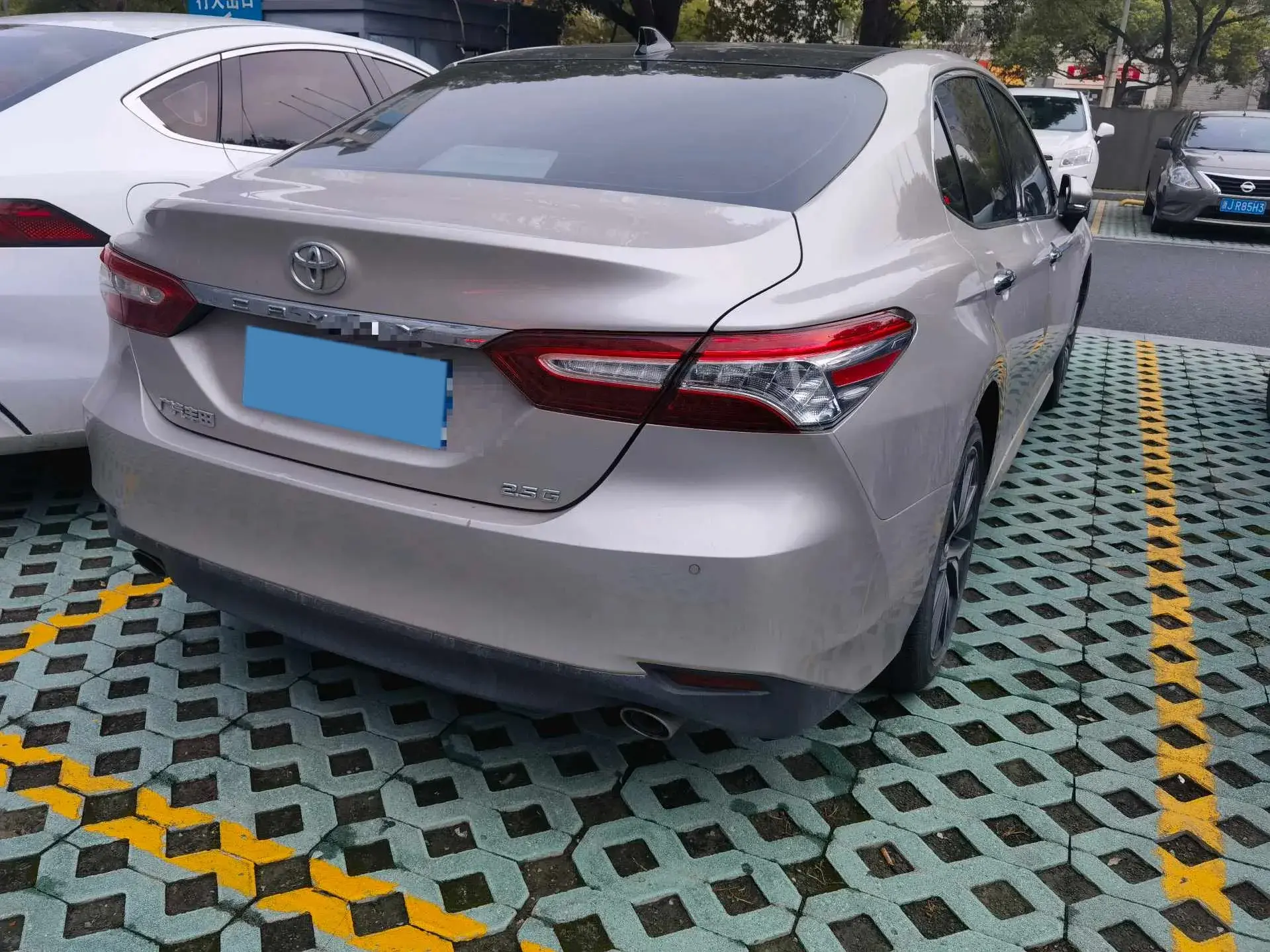 2021 TOYOTA CAMRY thumbnail 3