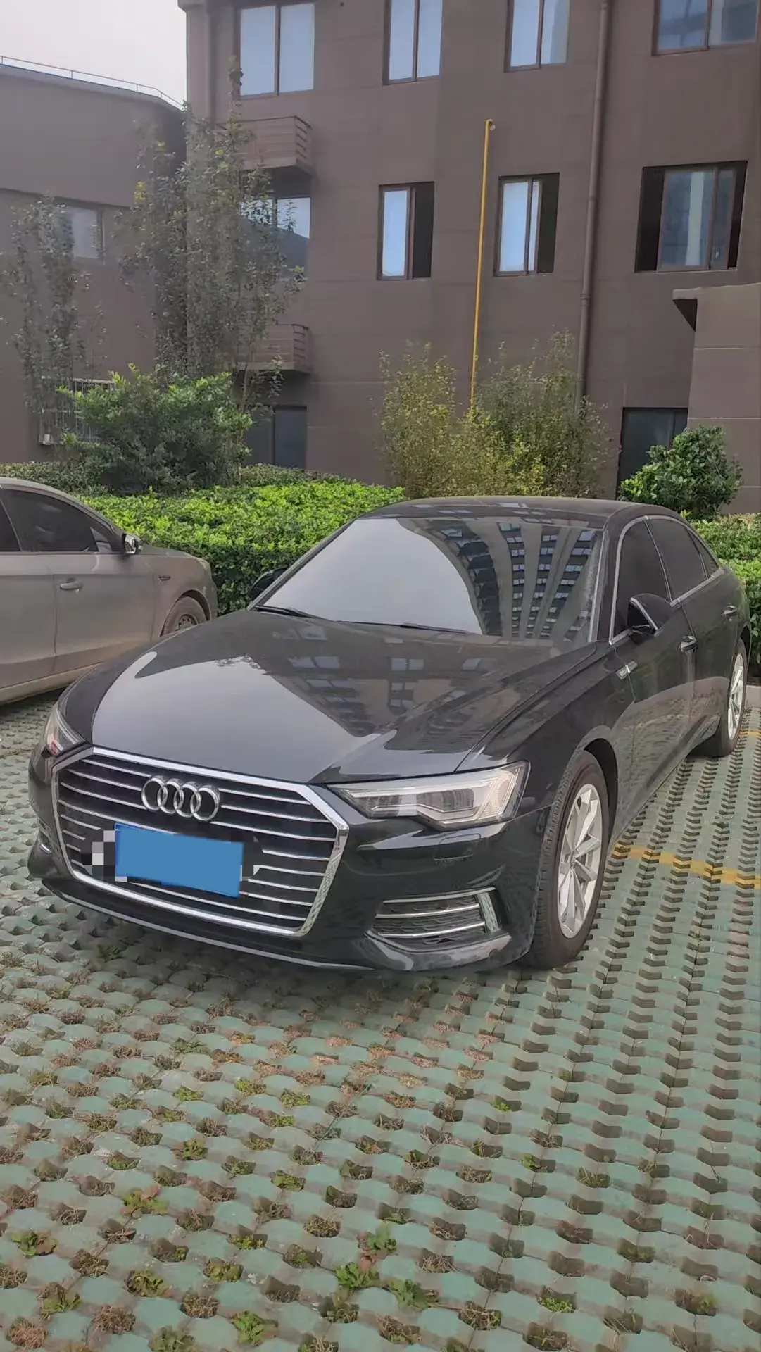 2021 AUDI A6L view 1