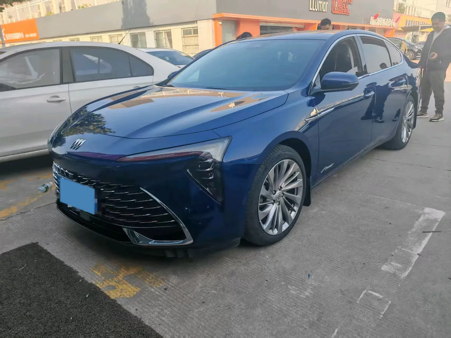 2023 BUICK LARCOSSE view 1