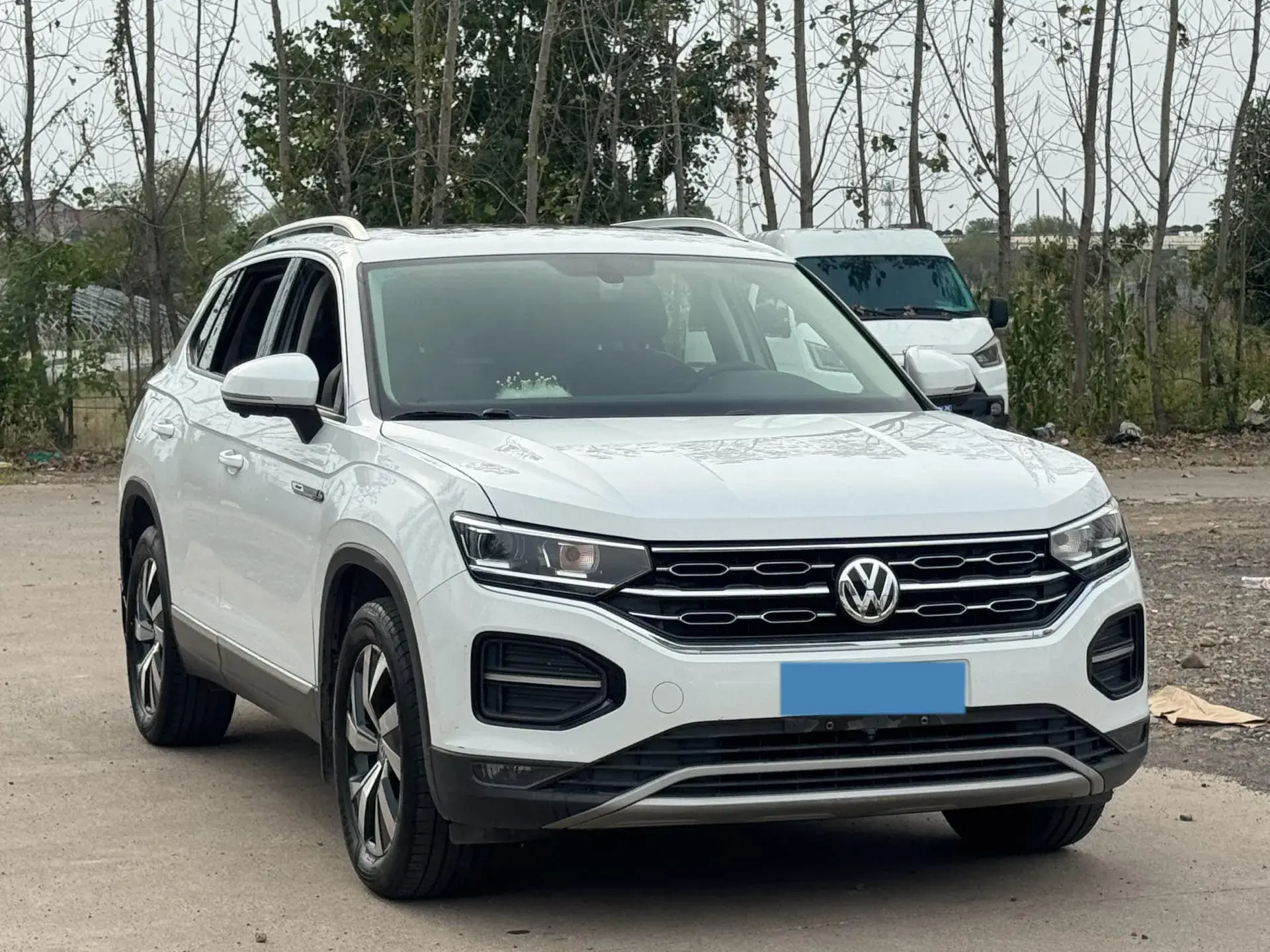 2020 VOLKSWAGEN TAYRON thumbnail 3