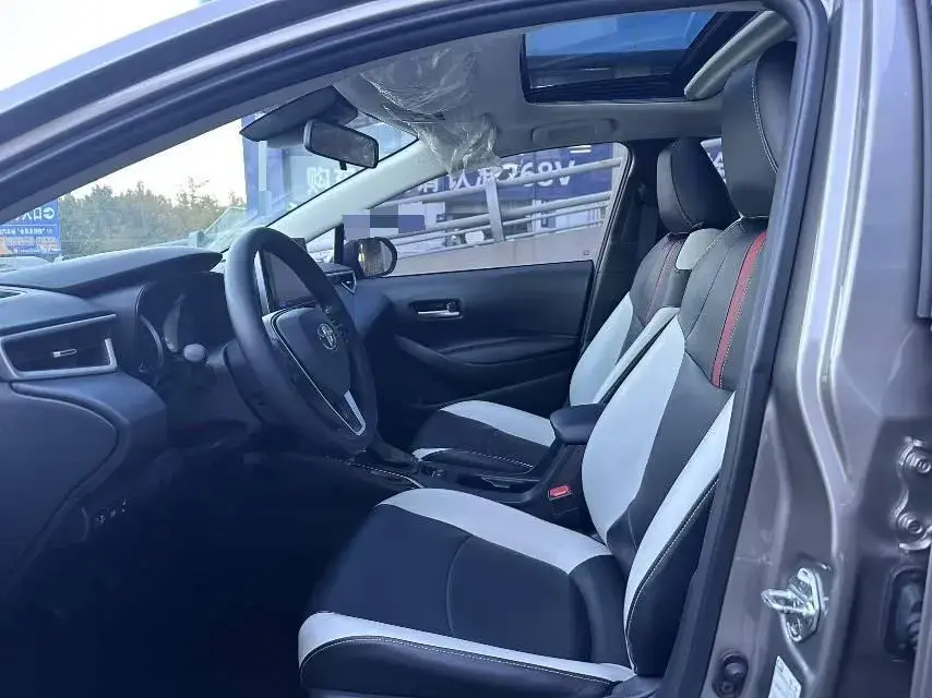 2021 TOYOTA COROLLA thumbnail 4